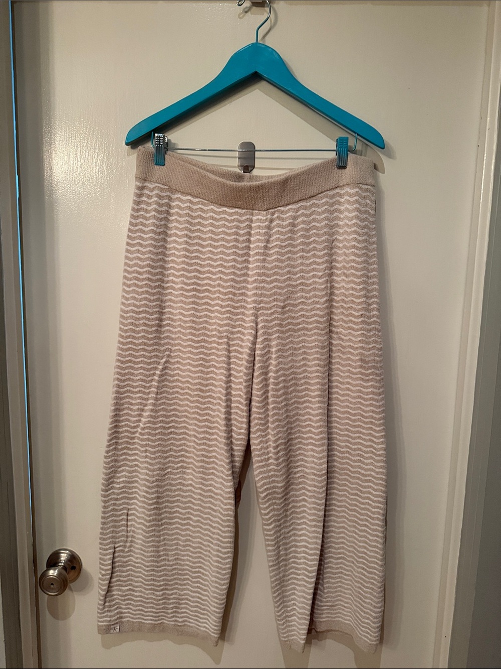 Barefoot Dreams Cozy Chevron Knit Lounge Pants - Cream & White